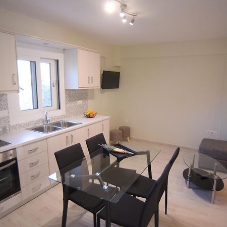 Kariótai Mistral Apartments מראה חיצוני תמונה