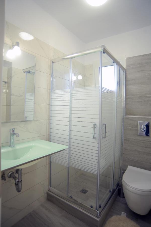 Kariótai Mistral Apartments מראה חיצוני תמונה